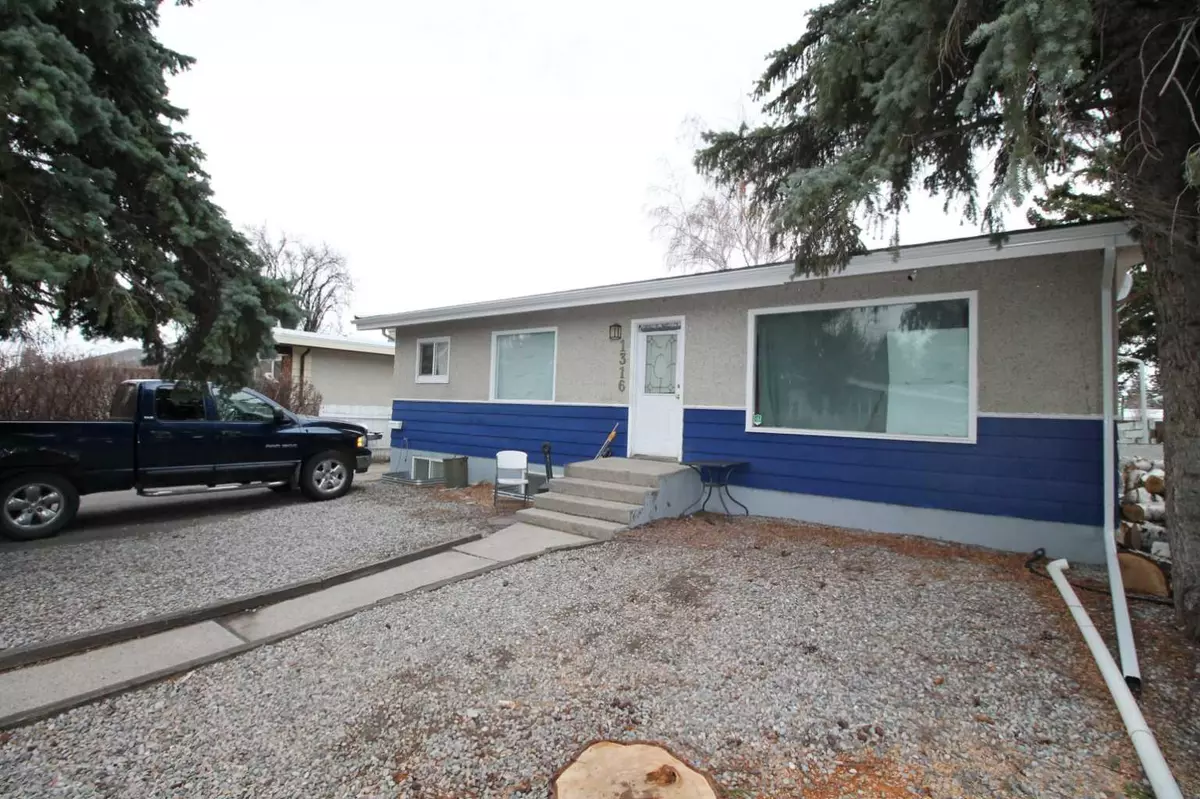 Lethbridge, AB T1J 3T1,1316 28 ST S