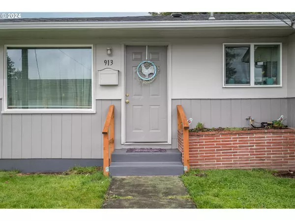 913 CEDAR ST, Kelso, WA 98626