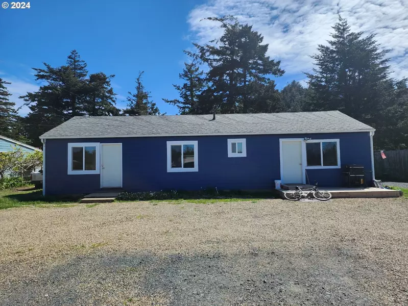 819 12TH ST, Port Orford, OR 97465