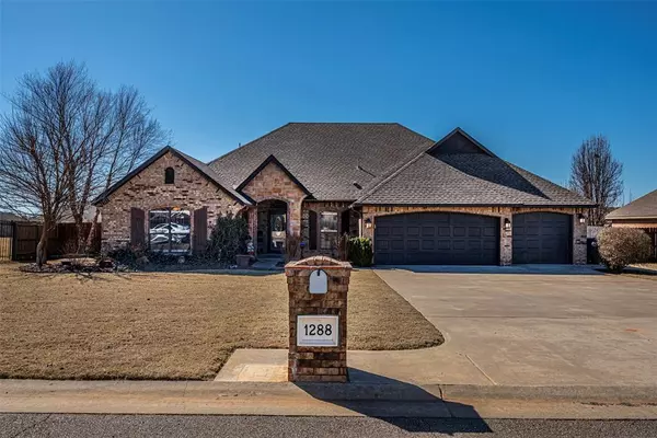 1288 Skyline Boulevard, Edmond, OK 73025