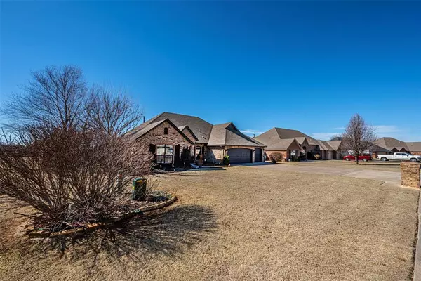 Edmond, OK 73025,1288 Skyline Boulevard