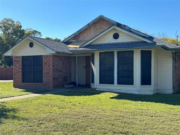 800 N Prairie Street, Pilot Point, TX 76258