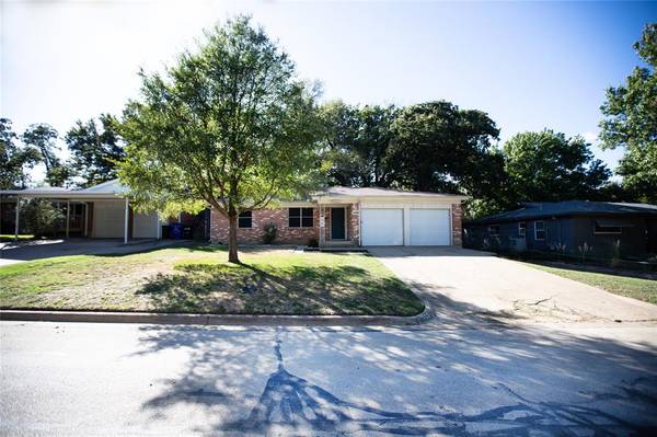 113 N Wisteria Street, Mansfield, TX 76063