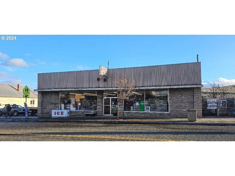 403 DESCHUTES AVE, Maupin, OR 97037