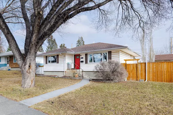 Calgary, AB T2K 2S5,432 Thornhill PL NW