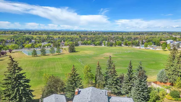 Calgary, AB T2J 5W6,307 Deermont CT SE