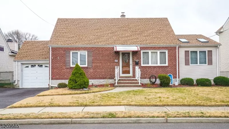 30 Oxford Ave, Saddle Brook Twp., NJ 07663