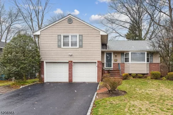 2 Green Ct, Cranford Twp., NJ 07016