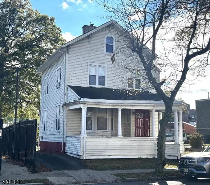 54 Lincoln St, East Orange City, NJ 07017