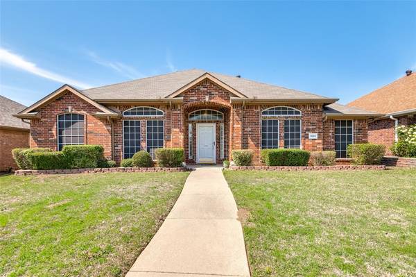 1025 Suffolk Lane, Cedar Hill, TX 75104