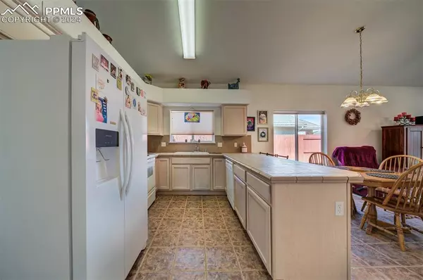 Pueblo, CO 81005,1022 Walnutcrest DR