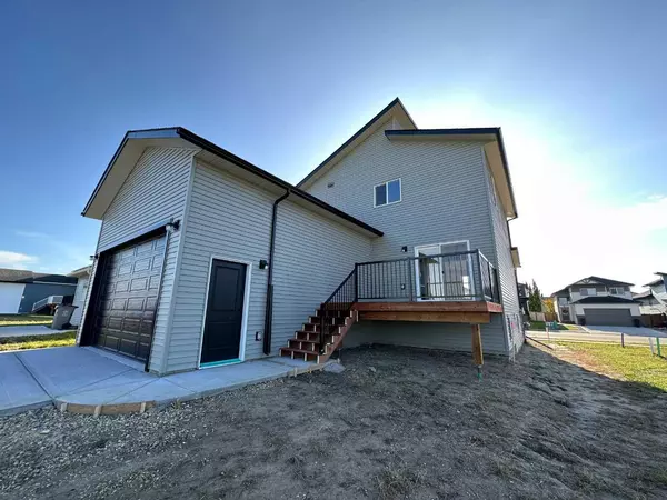 Grande Prairie, AB T8X 0N9,8618 72 AVE