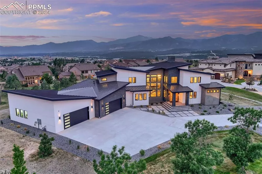 1455 Vine Cliff HTS, Colorado Springs, CO 80921