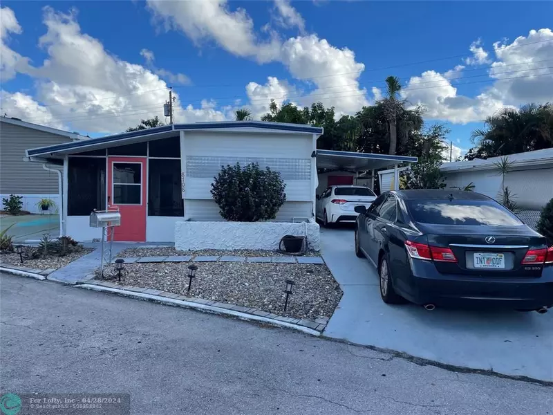 8708 SW 15th Ct, Davie, FL 33324