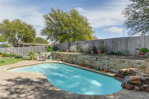 Benbrook, TX 76126,10148 Fieldcrest Drive