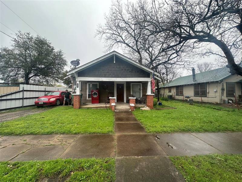 587 N Race Street, Stephenville, TX 76401