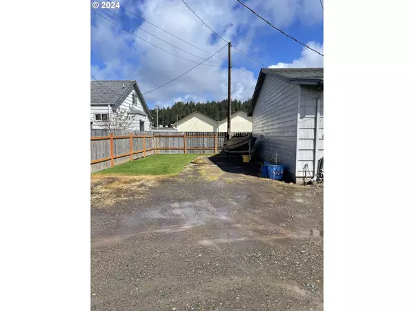 Reedsport, OR 97467,240 S 19TH ST