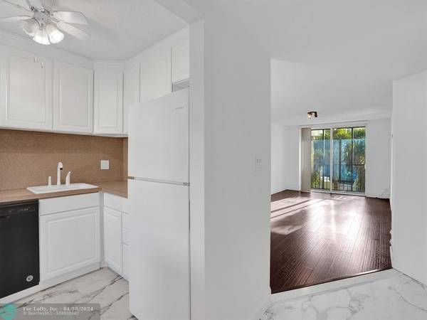 5300 NE 24 terr  #326C,  Fort Lauderdale,  FL 33308