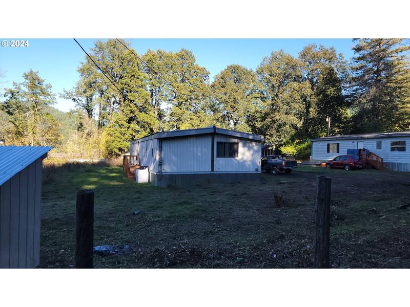 315 RED HILL RD, Glendale, OR 97442