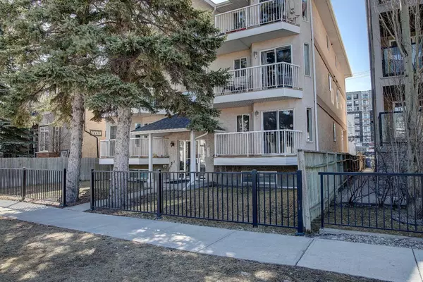 Calgary, AB T2E1L9,215 17 AVE NE #101