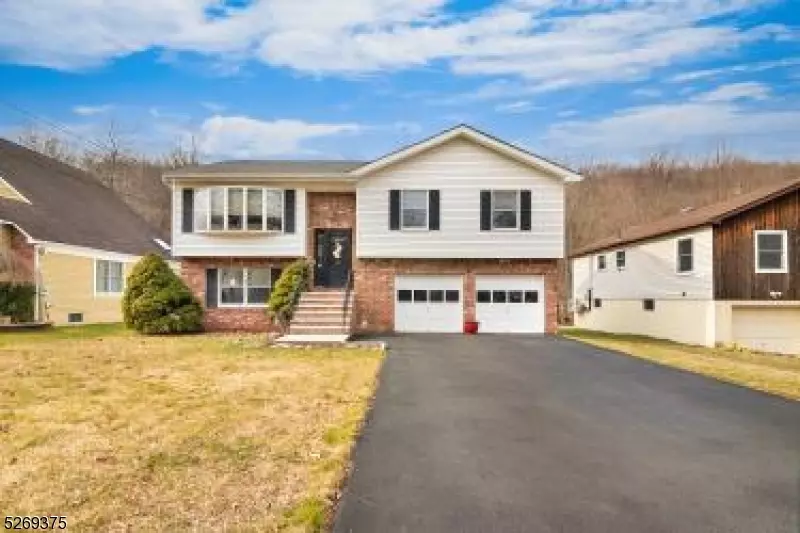 76 Comanche Ave, Rockaway Twp., NJ 07866