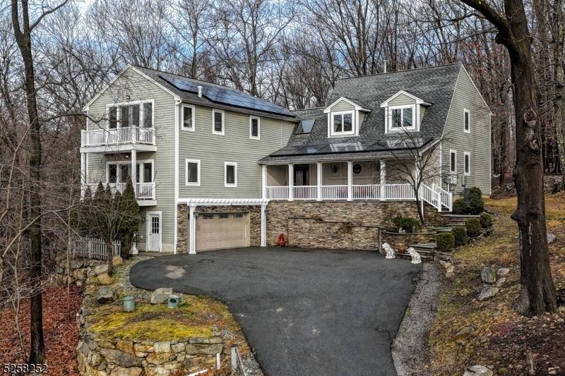 44 Burnt Meadow Rd, Ringwood Boro, NJ 07456