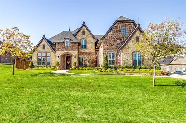 617 Falls Creek Court, Burleson, TX 76028