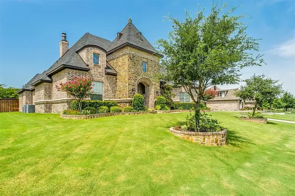 Burleson, TX 76028,717 Falls Creek Court