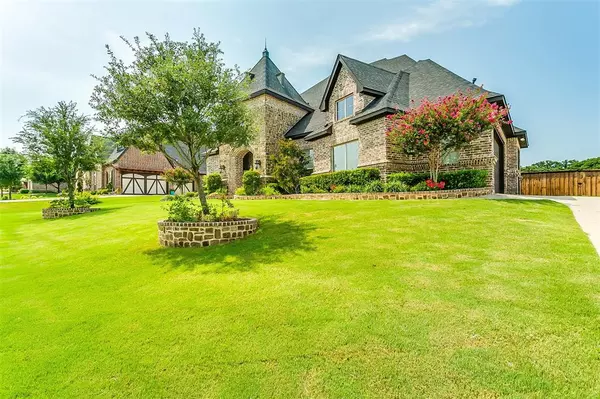 Burleson, TX 76028,717 Falls Creek Court