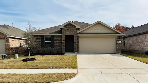 524 BRONZE Circle E, Springtown, TX 76082