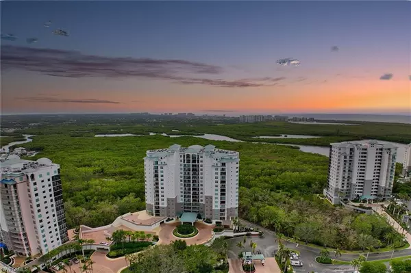 445 Cove Tower DR 704, Naples, FL 34110