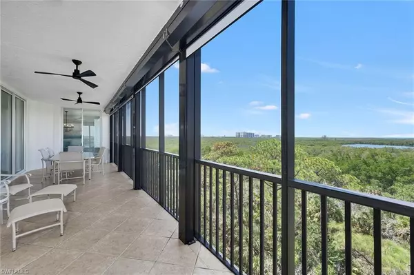 Naples, FL 34110,445 Cove Tower DR 704