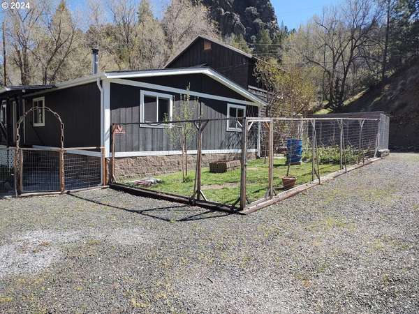 345 S CANYON CITY BLVD, Canyon City, OR 97820