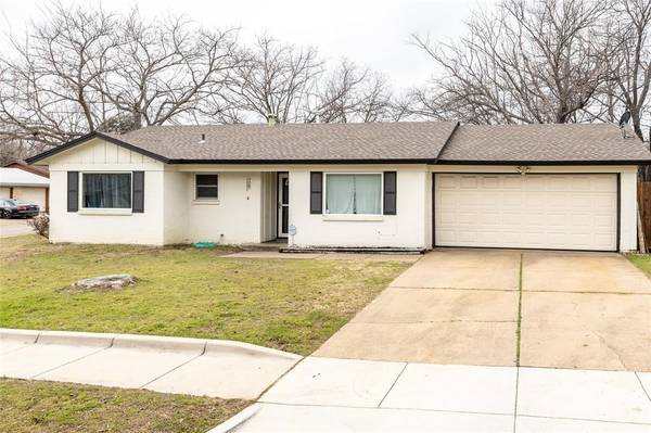 5921 Maurie Drive, Watauga, TX 76148