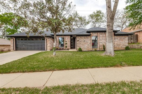 3845 Berkshire Lane, Bedford, TX 76021