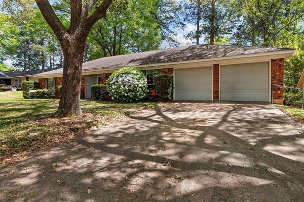 2037 N Kirkwood Drive, Shreveport, LA 71118