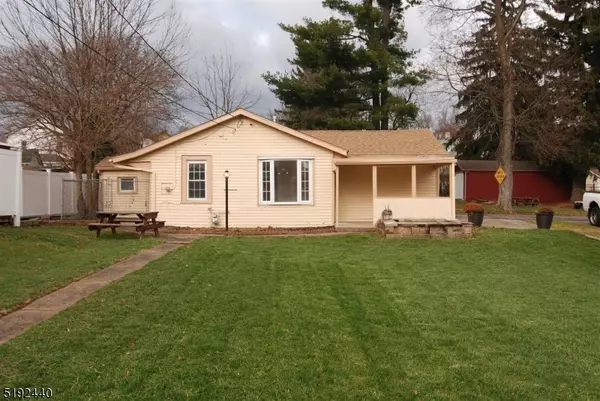 68 W Johnston St, Washington Boro, NJ 07882