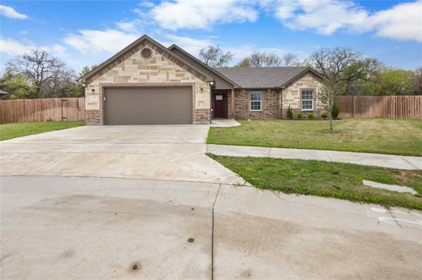 413 Titus Drive, Springtown, TX 76082