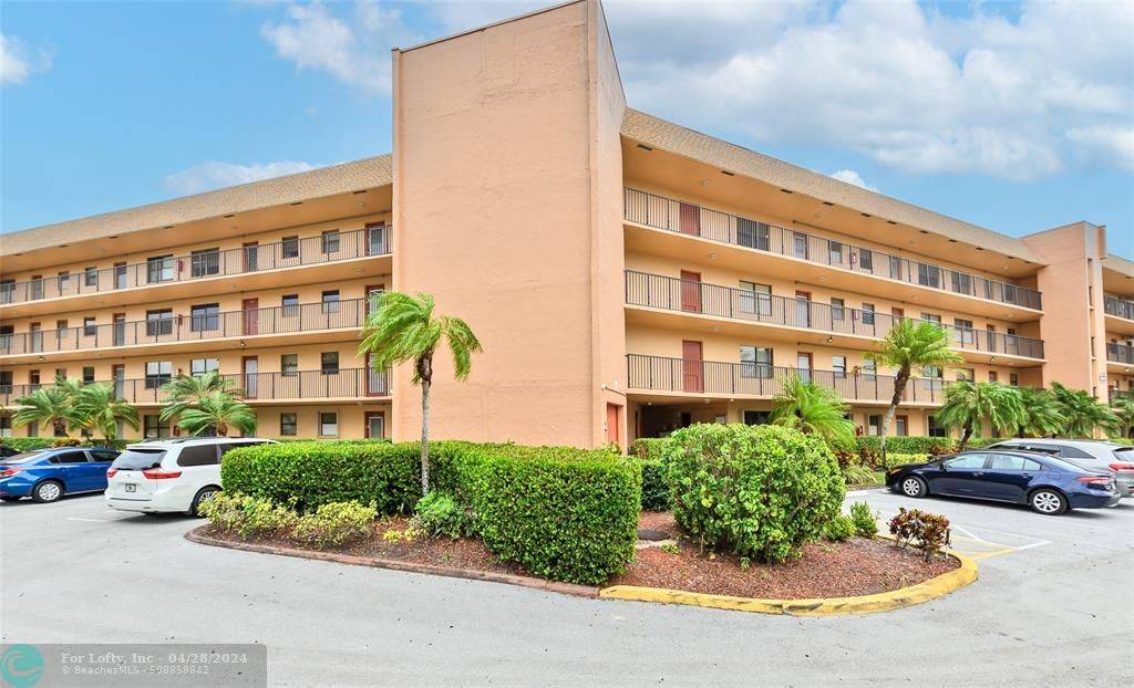 10467 N Sunrise Lakes Blvd #107, Sunrise, FL 33322