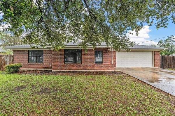 613 N Davis Street,  West,  TX 76691