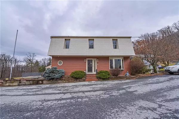 121 White Oak Lane, Salisbury Twp, PA 18049