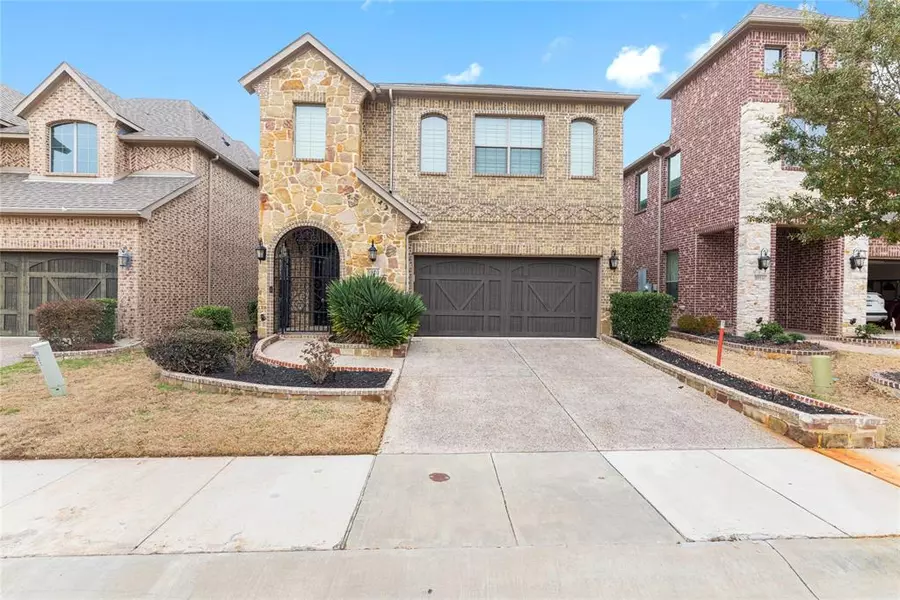 3920 N Brookridge Court, Bedford, TX 76021