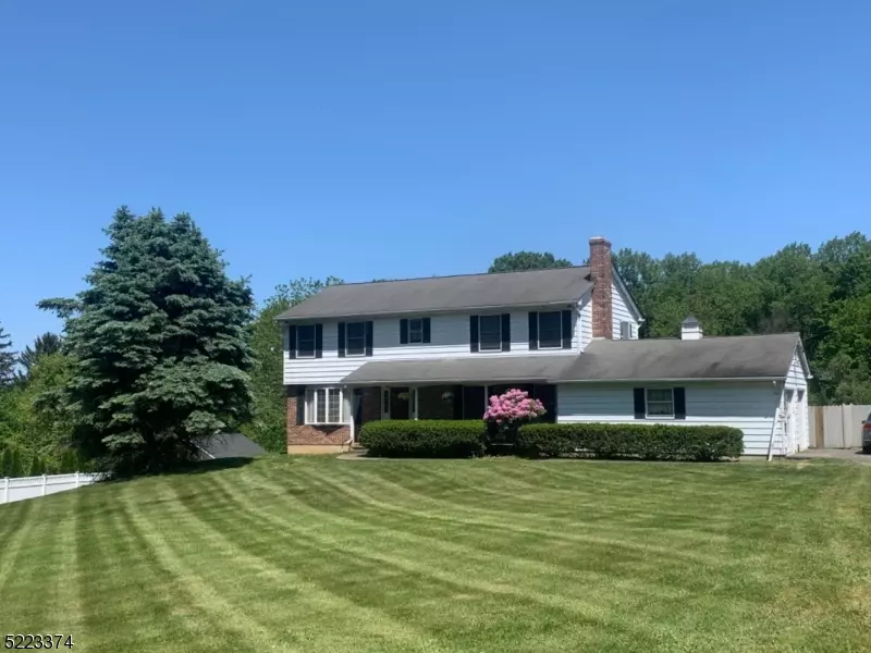 446 Buckhorn Dr, White Twp., NJ 07823