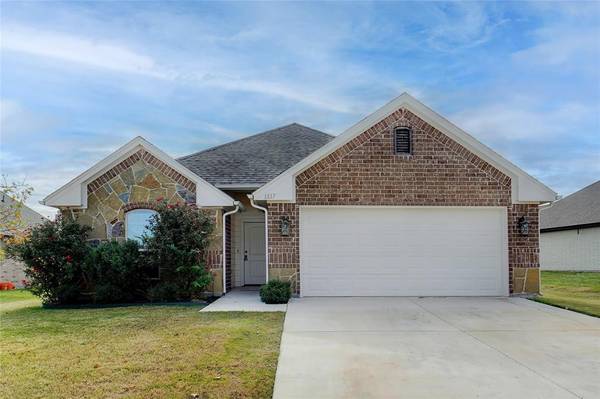 1817 Town Creek Circle, Weatherford, TX 76086