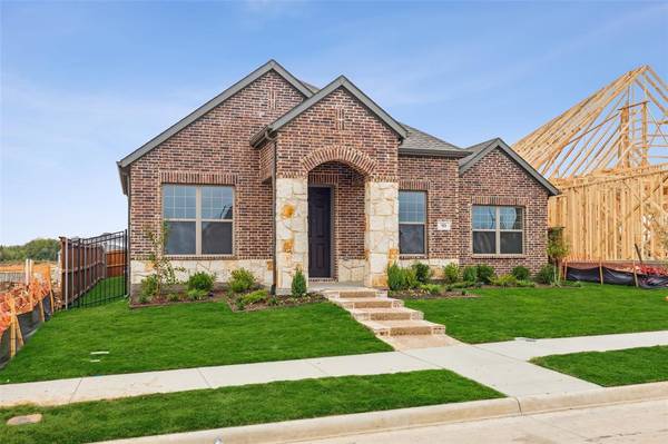 921 Gilbreath Avenue, Crowley, TX 76036