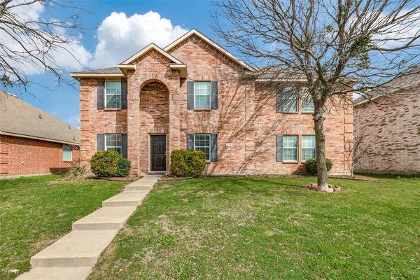 710 Locustberry Drive, Red Oak, TX 75154