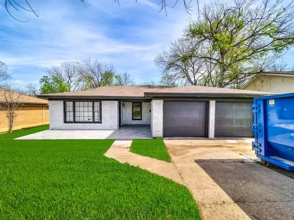 1813 Ellington Drive, Fort Worth, TX 76112