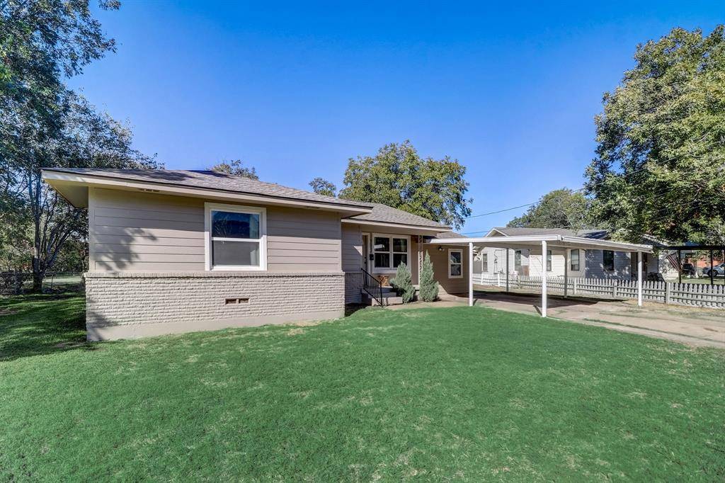 Waxahachie, TX 75165,303 Lynn Street