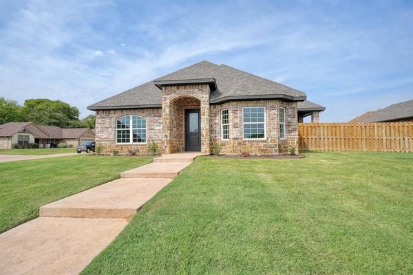 1496 White Bear Trail, Lindale, TX 75771