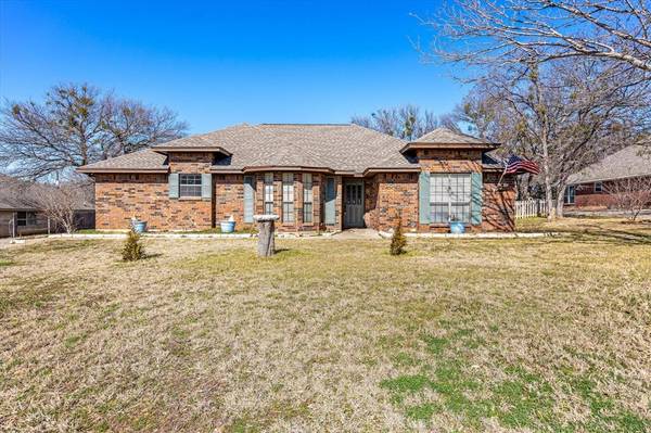 304 Bonita Drive, Granbury, TX 76049